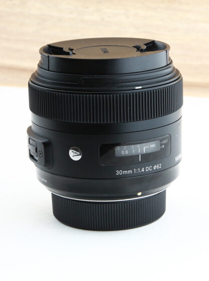 Sigma Nikon AF 30mm f1.4 DC Art #527xx APS-C